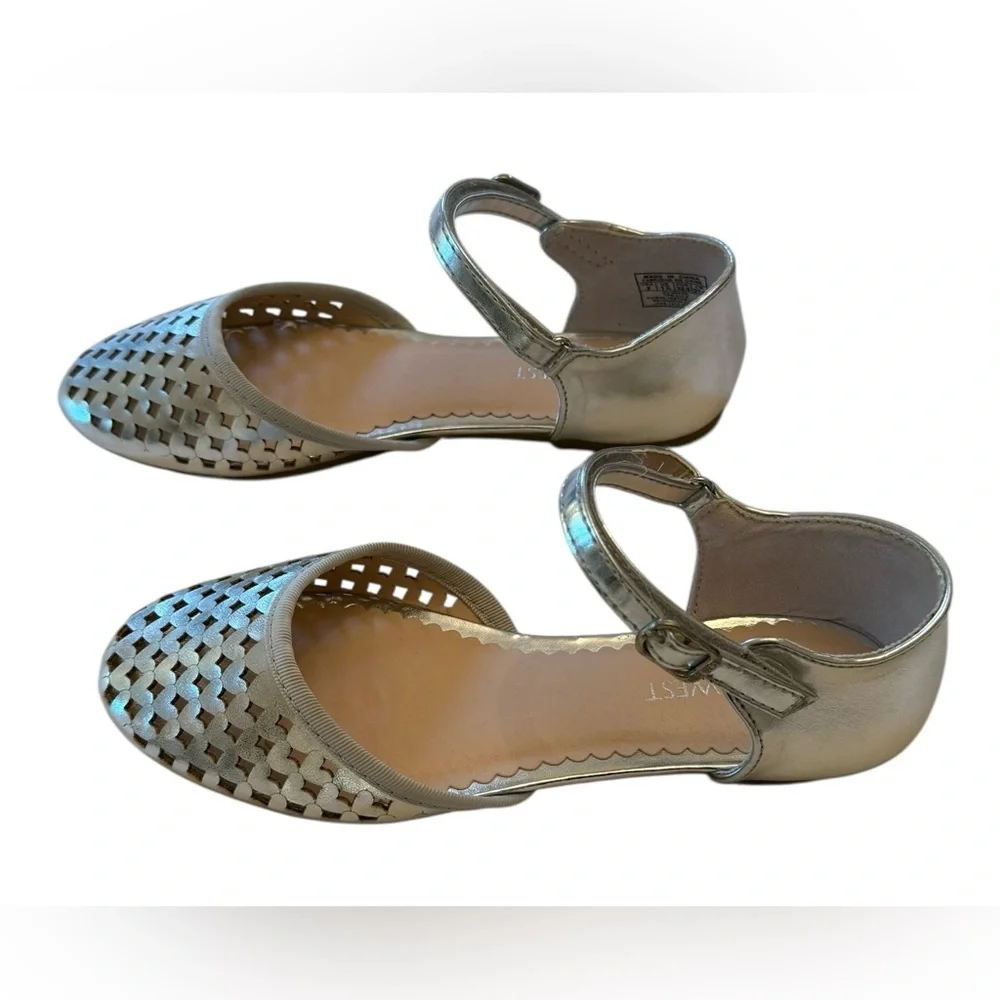 Nine West Vivien Metallic Silver Flats Size 2 M NWT - Picture 6 of 15